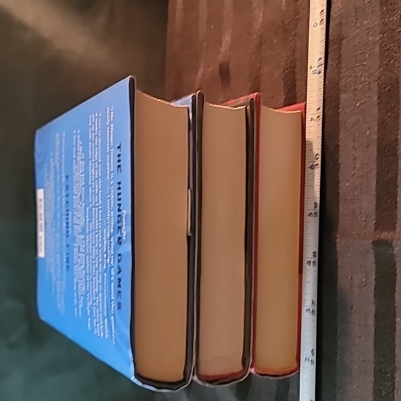 Full set of EUC hardcover books The Hunger Games, Catching Fire, Mocking Jay - Picture 14 of 16